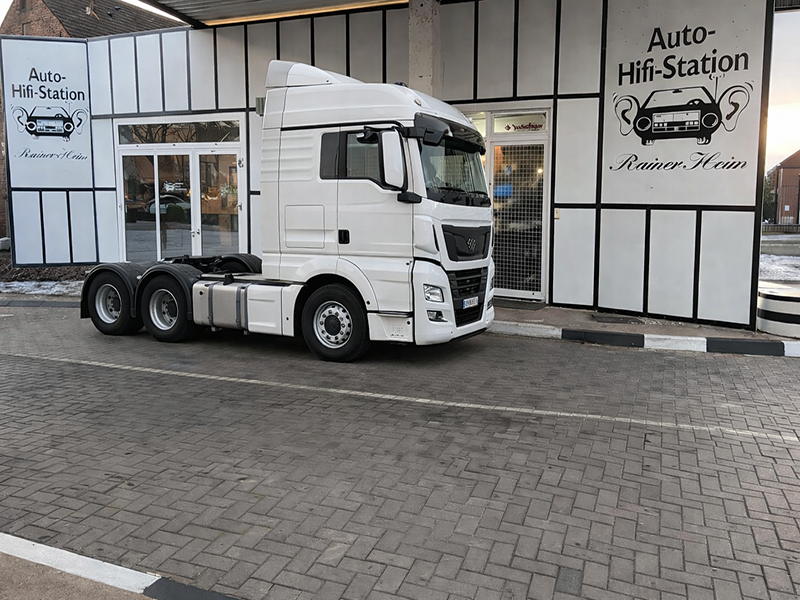 LKW / Land-und Baumaschinen